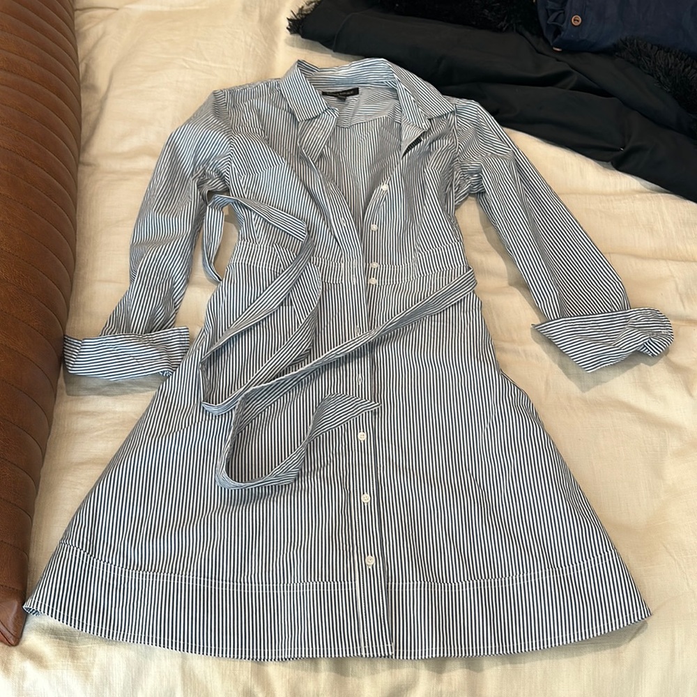 Banana Republic striped button up tie waist dress